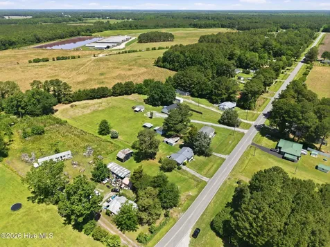 850 Smithtown Road Grimesland NC 27837