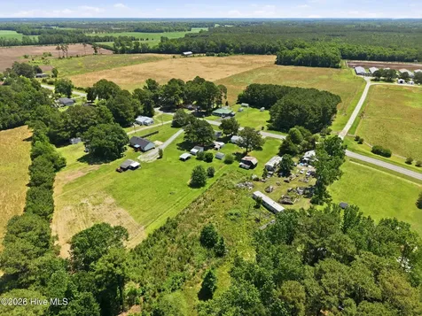 850 Smithtown Road Grimesland NC 27837
