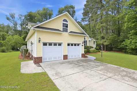2159 Royal Pines Drive New Bern NC 28560