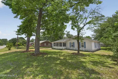 4810 W Lord Byron Road Wilmington NC 28405