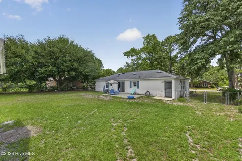 4810 W Lord Byron Road Wilmington NC 28405