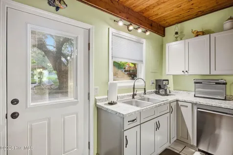 1098 Kings Landing Road Hampstead NC 28443