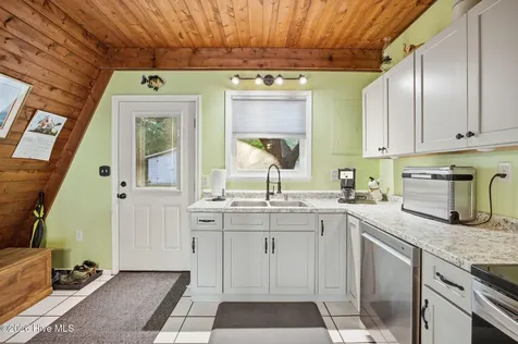1098 Kings Landing Road Hampstead NC 28443