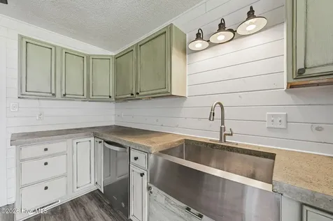 2491 Northwoods Drive Jacksonville NC 28540