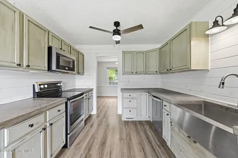 2491 Northwoods Drive Jacksonville NC 28540