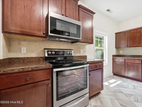 801 Lavender Court Hubert NC 28539