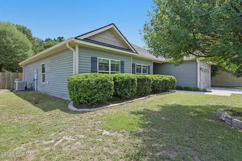801 Lavender Court Hubert NC 28539