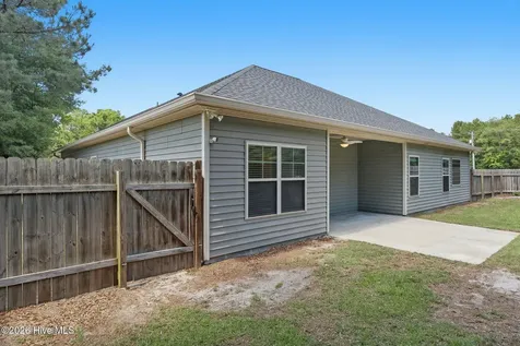 801 Lavender Court Hubert NC 28539