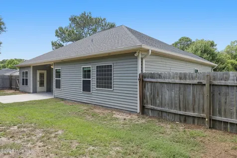 801 Lavender Court Hubert NC 28539