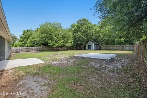 801 Lavender Court Hubert NC 28539