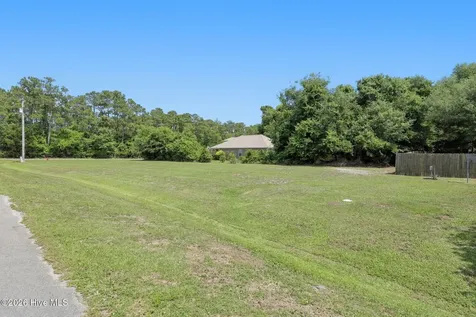 801 Lavender Court Hubert NC 28539