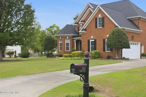 2213 Yadkin Court Greenville NC 27858