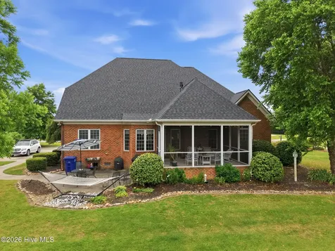 2213 Yadkin Court Greenville NC 27858