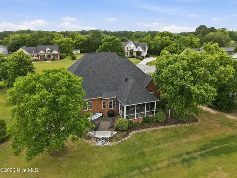 2213 Yadkin Court Greenville NC 27858