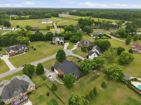 2213 Yadkin Court Greenville NC 27858