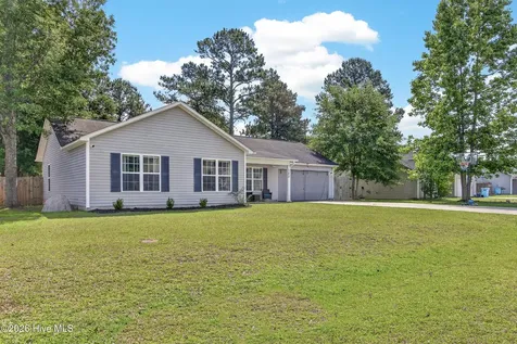 143 Ashbury Park Lane Richlands NC 28574