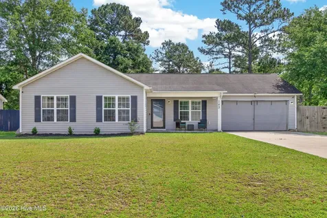 143 Ashbury Park Lane Richlands NC 28574