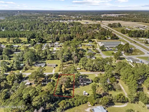 105 Kings Parkway Hubert NC 28539