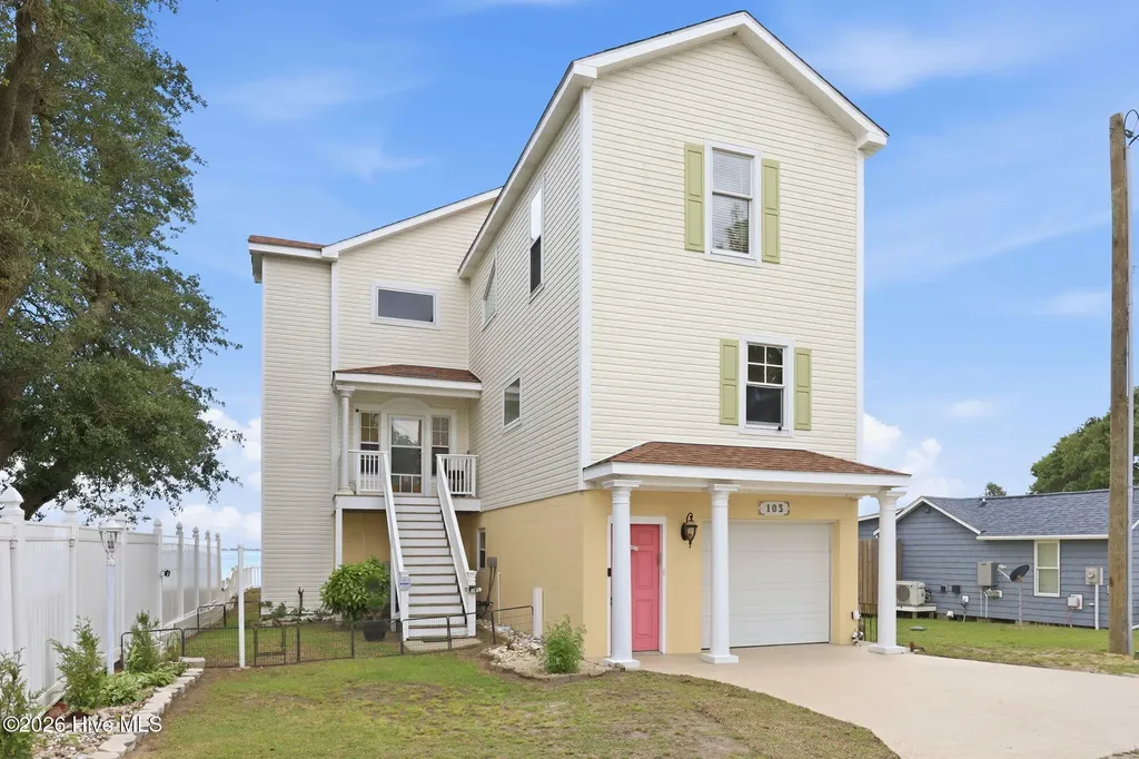 103 Waterfront Avenue Newport NC 28570