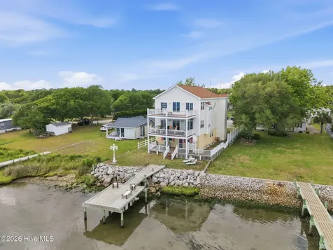 103 Waterfront Avenue Newport NC 28570