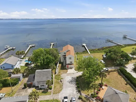 103 Waterfront Avenue Newport NC 28570