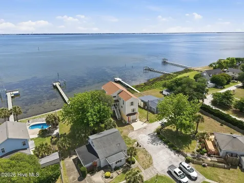 103 Waterfront Avenue Newport NC 28570