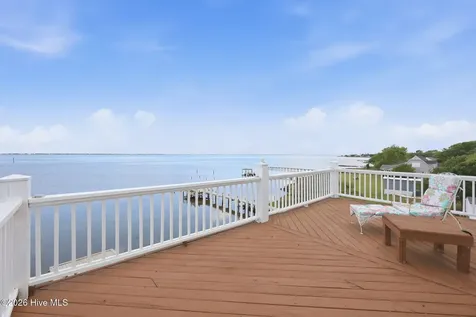 103 Waterfront Avenue Newport NC 28570