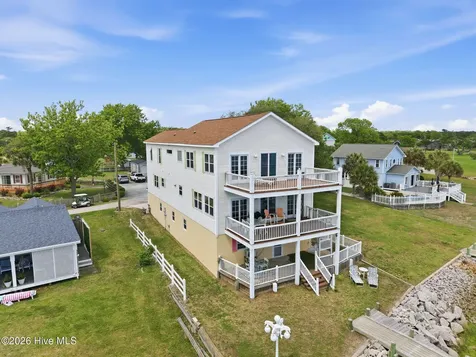 103 Waterfront Avenue Newport NC 28570