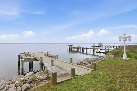 103 Waterfront Avenue Newport NC 28570