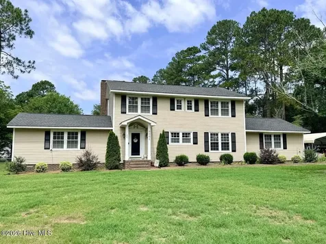 8081 Saint Andrews Drive Laurinburg NC 28352