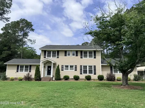 8081 Saint Andrews Drive Laurinburg NC 28352