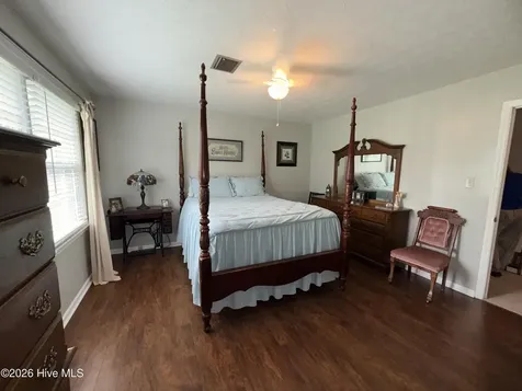 8081 Saint Andrews Drive Laurinburg NC 28352