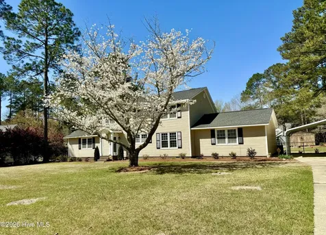 8081 Saint Andrews Drive Laurinburg NC 28352