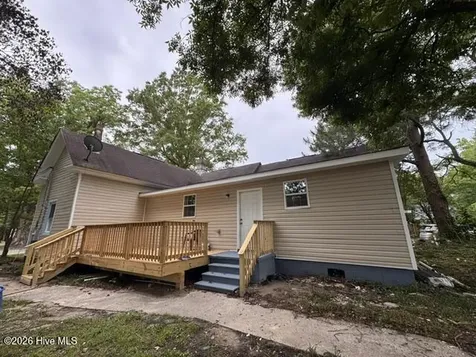 211 E Williamson Street Mount Olive NC 28365