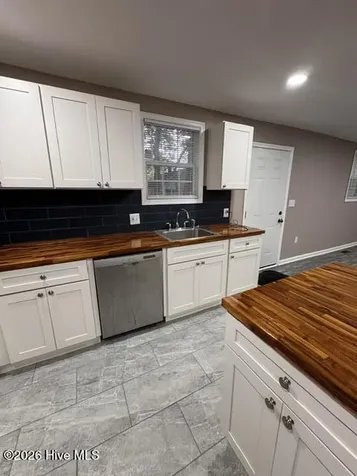 211 E Williamson Street Mount Olive NC 28365