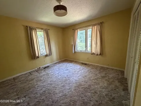 80 Hardee Lane Whispering Pines NC 28327