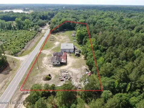 1434 Nc 53 Highway W Elizabethtown NC 28337