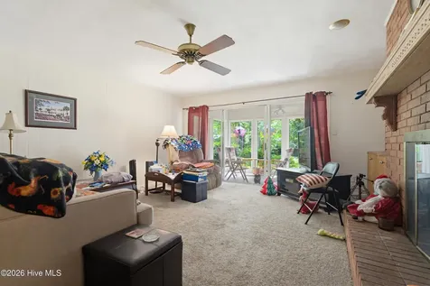 527 Edgewood Circle Whiteville NC 28472