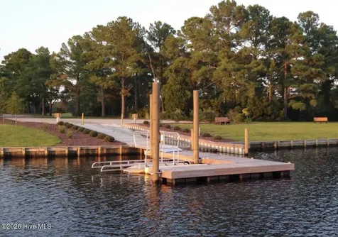 6009 Pelican Drive New Bern NC 28560
