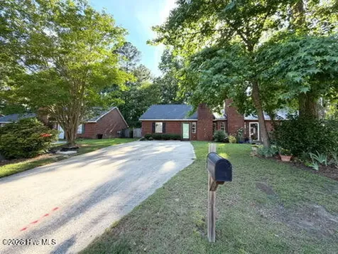 1804 Summerhaven Drive Greenville NC 27858