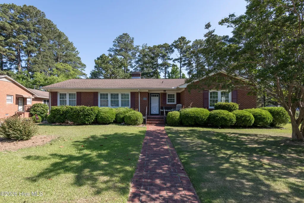 1705 Englewood Drive Greenville NC 27858