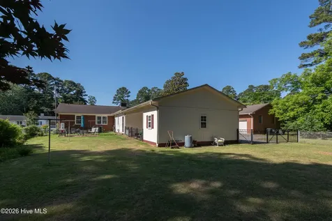 1705 Englewood Drive Greenville NC 27858