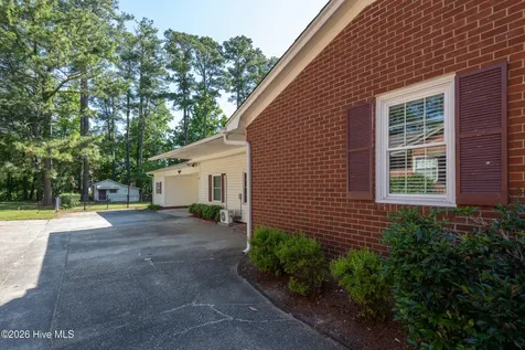 1705 Englewood Drive Greenville NC 27858