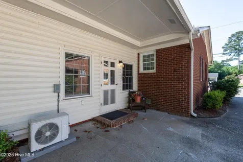 1705 Englewood Drive Greenville NC 27858