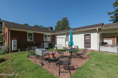 1705 Englewood Drive Greenville NC 27858