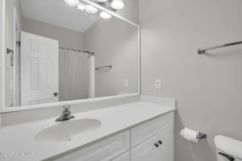 136 N Palm Drive Winnabow NC 28479