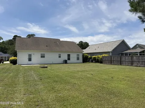 136 N Palm Drive Winnabow NC 28479