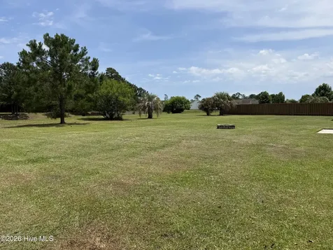 136 N Palm Drive Winnabow NC 28479