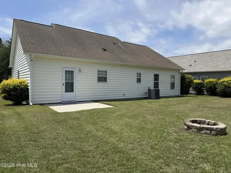136 N Palm Drive Winnabow NC 28479