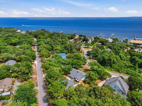 207 River Drive Southport NC 28461